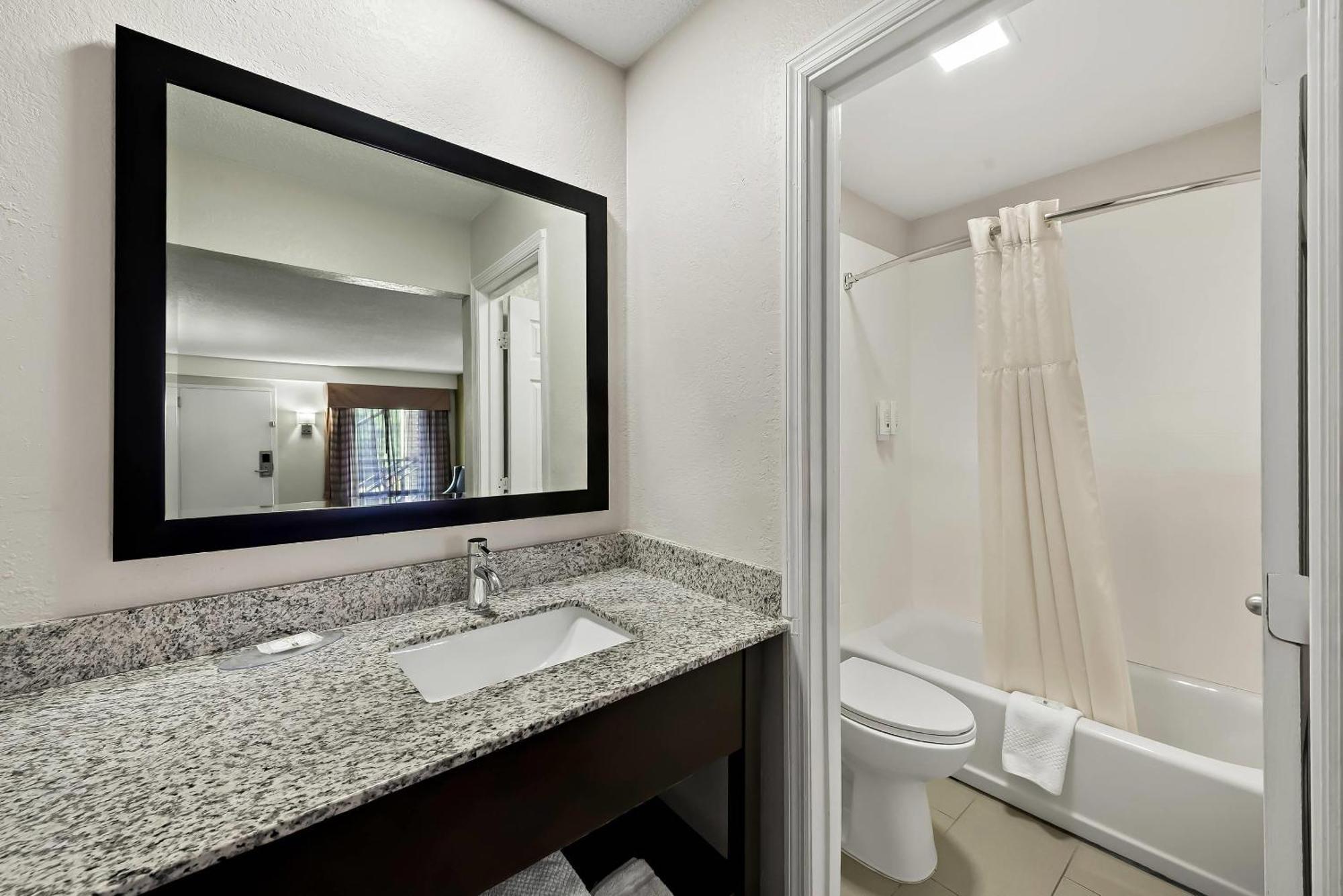 Quality Inn Raeford Exterior photo