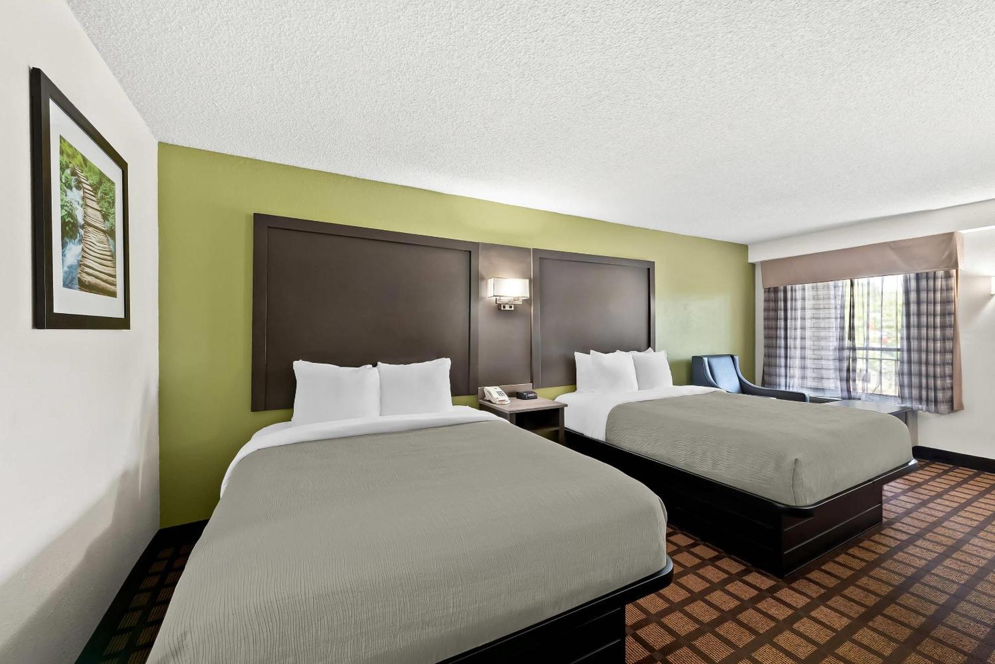 Quality Inn Raeford Exterior photo