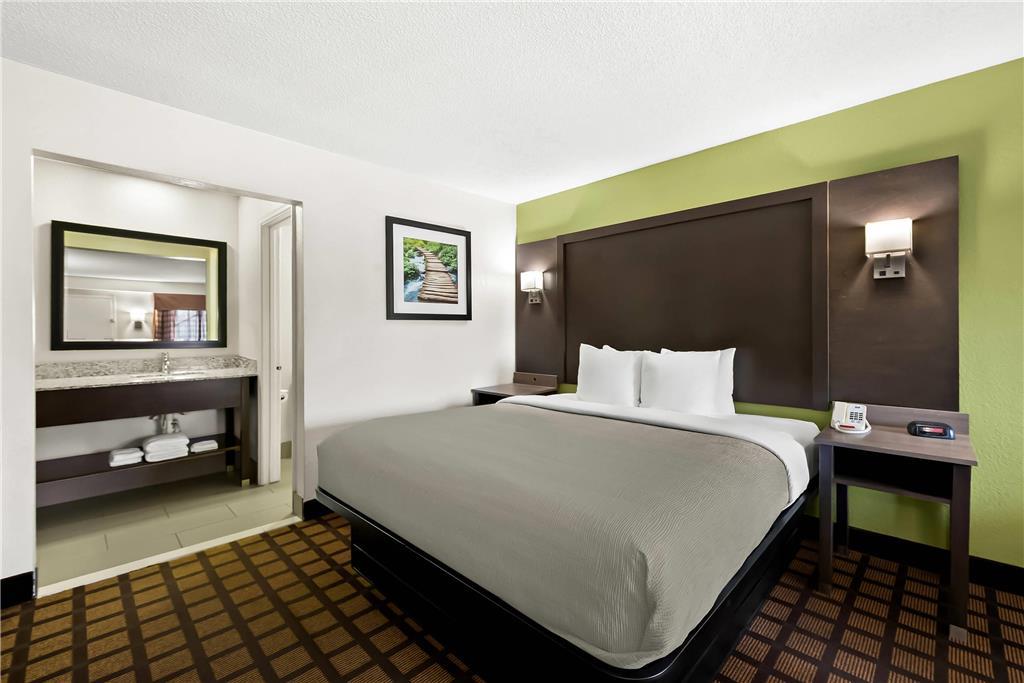 Quality Inn Raeford Room photo