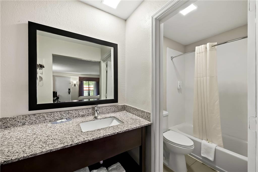 Quality Inn Raeford Room photo