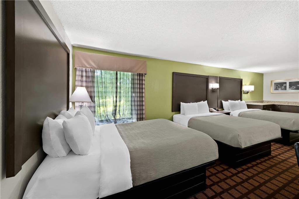 Quality Inn Raeford Room photo